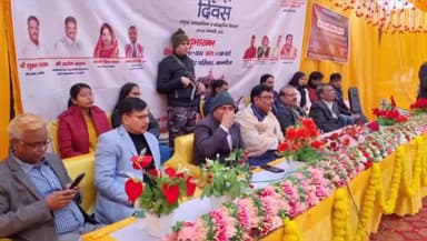 कन्नौज: जिला कलेक्ट्रेट में आयोजित हुआ "यूपी दिवस" का कार्यक्रम, सांसद सुब्रत पाठक हुए शामिल।