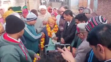 चरखी दादरी: बालरोड़़ निवासी पूजा यादव के UPSC टाॅप करने पर सम्मान समारोह का हुआ आयोजन, क्षेत्र के मौजिज व्यक्तियों ने किया सम्मानित