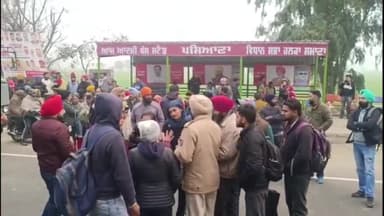 ਪਟਿਆਲਾ: 52 ਤੋਂ ਵੱਧ ਸਵਾਰੀਆਂ ਨਾ ਬਿਠਾਉਣ ਤੋਂ ਦੁਖੀ ਲੋਕਾਂ ਵੱਲੋਂ ਪਟਿਆਲਾ ਸੰਗਰੂਰ ਰੋਡ ਜਾਮ ਕਰਕੇ ਪ੍ਰਦਰਸ਼ਨ