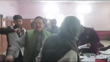 जलेसर: OBC महासभा के राष्ट्रीय सचिव ने जलेसर तहसीलदार को राष्ट्रपति के नाम सौंपा ज्ञापन, बैलेट पेपर से चुनाव कराने की मांग की