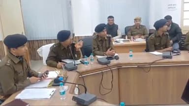 अजमेर: पुलिस लाइन में जिला पुलिस अधीक्षक ने की क्राइम मीटिंग, मौके पर डिप्टी एसपी व 
एडिशनल एसपी एवं कई थानाधिकारी रहे मौजूद