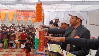 गोरखपुर: राष्ट्रीय मतदाता दिवस पर सेंट एंड्रयूज डिग्री कॉलेज में डीएम ने नए मतदाताओं को दिलाई शपथ