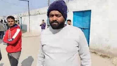 कंपनीओ के बड़े-बड़े ट्रक ट्रेलरो का रोड अलग निर्माण हो और कंपनीओ मैं नोकारी लगाने के बहाने दलाली करना बंद कर दो