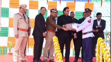 राजनांदगांव: राजनांदगांव के दिग्विजय स्टेडियम में मना गणतंत्र दिवस राजेश मूणत ने ली परेड की सलामी