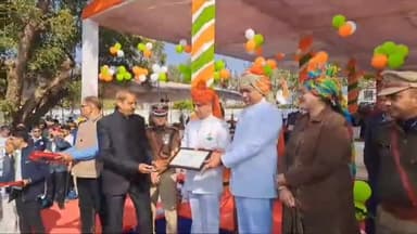 अजमेर: पुलिस लाइन ग्राउंड में 75वें गणतंत्र दिवस का जिला स्तरीय कार्यक्रम हुआ आयोजित, जल संसाधन मंत्री ने किया ध्वजारोहण