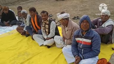 मौदहा: कस्बा के मीरा तालाब के पास स्थित अम्बेडकर पार्क में गणतंत्र दिवस पर आयोजित हुई संगोष्ठी