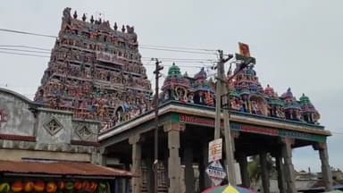 விருத்தாசலம்: விருத்தகிரீஸ்வரர் ஆலயத்தில் சமயபுரம் மாரியம்மன் பக்தர்கள் தரையில் அமர்ந்து மண் சோறு சாப்பிட்டனர்