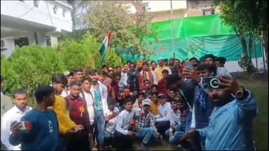 सासाराम: गणतंत्र दिवस को लेकर सासाराम के भाजपा सांसद छेदी पासवान ने सासाराम में अपने आवास पर किया झंडोत्तोलन