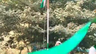 बिहार: अनुमंडल कार्यालय में एसडीओ ने फहराया तिरंगा, भव्य परेड का किया गया आयोजन