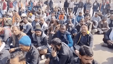 सिंगरौली: डीबीएल कंपनी निगाही के सैकड़ो मजदूरों ने अपनी विभिन्न मांगों को लेकर किया हड़ताल एनसीएल के अधिकारी व पुलिस प्रशासन रहा मौजूद