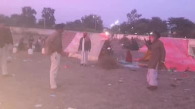 सीतामऊ: सीतामऊ थाना क्षेत्र के सूर्यखेड़ा स्थित महाराणा प्रताप स्टेडियम में बाहरी लोग डेरे लगा कर रह रहे लोग की पूछताछ पहुंचकर