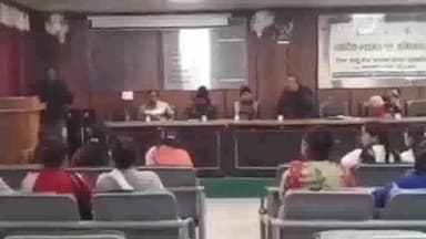 थलीसैंण: स्वरोजगार को बढ़ावा देने को लेकर थैलीसैण में चेक किए वितरित