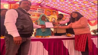 देवेंद्रनगर: ग्राम पंचायत झांझर हर घर जल पंचायत घोषित सरपंच को सौंपा गया अभिनंदन पत्र।