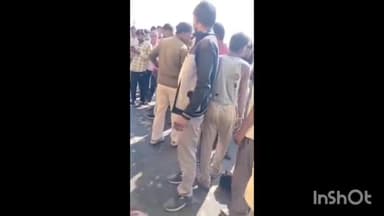 गुना: गुना सांडखेड़ा निवासी एक व्यक्ति को कुमरौआ गांव के पास निहालदेवी मार्ग पर डंपर ने रौंदा हुई मौत लोगो ने डंपर में लगाई आग