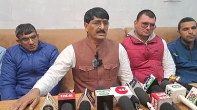 चरखी दादरी: कांग्रेसी नेता देवेंद्र आर्यनगर ने च.दादरी में की प्रेस वार्ता, सरकार पर साधा निशाना