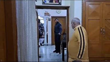 करनाल: सेक्टर 5 में भाजपा नेता अशोक सुखीजा पर हुए जानलेवा हमले के बाद हाल-चाल जानने पहुंचे मुख्यमंत्री मनोहर लाल