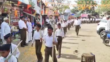 जीरापुर: पिपल्या कुल्मी गांव में निकला राष्ट्रीय स्वयंसेवक संघ का पद संचालन, जगह-जगह पुष्प वर्षा कर किया गया स्वागत