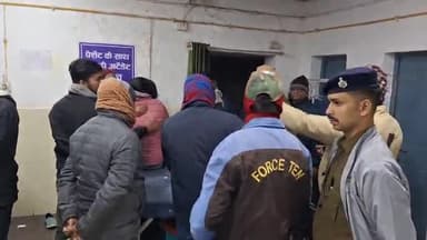 पूर्णिया पूर्व: मरंगा चौक के पास बाइक सवार बदमाशों ने शिक्षिका महिला का पर्स छीनकर हुए फरार महिला हुई घायल GMCH में भर्ती