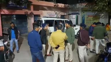 जमुई: उत्पाद कार्यालय में दरोगा गिरकर हुए बेहोश,उत्पाद विभाग की टीम ने सदर अस्पताल में कराया भर्ती