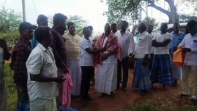 விருத்தாசலம்: பழையபட்டினம் பகுதியில் ரூ.5 லட்சம் செலவில் சிமெண்ட் சாலை அமைக்கும் பணிக்கான அடிக்கல்லை சட்டமன்றஉறுப்பினர் ராதாகிருஷ்ணன் நாட்டினார்.