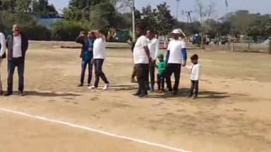 कांके: रांची के धुर्वा स्थित सेक्टर 4 मैदान में लेजेंडरी प्रीमियर लीग क्रिकेट प्रतियोगिता का नेता प्रतिपक्ष ने किया उद्घाटन