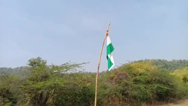 कटंगी: नहलेसरा अमृत सरोवर में राष्ट्रीय ध्वज तिरंगे का अपमान, 26 जनवरी को फहराने के बाद उतरना भूले जिम्मेदार