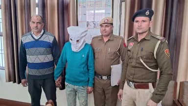 चरखी दादरी: न्यूड वीडियो बनाकर जेवली निवासी व्यक्ति से ठगी करने के मामले में पुलिस ने आरोपी को गिरफ्तार कर 3 दिन के रिमांड पर लिया