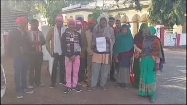 पन्ना: जैतुपुर में कांग्रेस नेता एजेंटो के साथ मिल कर किसानों की जमीनों पर कर रहे कब्जा शिकायत के बाद भी नही हुई कार्यवाही।