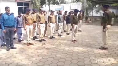 गुना: एसपी कार्यालय में शहीद दिवस पर शहीदों की स्मृति में पुलिस अधिकारी कर्मचारियो ने 2 मिनट का मौन धारण कर दी श्रद्धांजलि