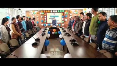 पन्ना: कलेक्ट्रेट सभाकक्ष में अमर शहीदों को 2 मिनट का रखा गया मौन रख कर दी श्रद्धांजलि कलेक्टर हुए शामिल।