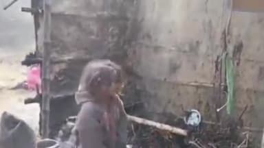 बाजपट्टी: हसनपुर बरहरवा गांव स्थित एक घर में अचानक लगी आग, घर में रखा सारा सामान जला