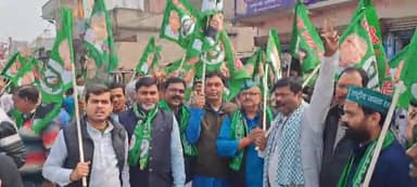 पूर्णिया पूर्व: भारत जोड़ो न्याय यात्रा के दौरान गुलाबबाग में राजद नेताओ ने राहुल गांधी का किया स्वागत