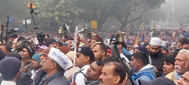 #चुनाव_आयोग_पर_महामोर्चा 
आज ई .वी.एम के खिलाफ दिल्ली मंतर से भीम आर्मी जय भीम राष्ट्रीय अध्यक्ष मनजीत सिंह नौटियाल ।
आज ई.वी.एम के खिलाफ दिल्ली जंतर मंतर पर जो जन सैलाब उमड़ा पुरा देश लोकतन्त्र को बचाने के लिए तैयार हो चूका है आज संकल्प ले