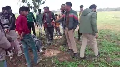 गुना नगर: ग्राम करोद में दबंगों ने किसान के ऊपर चढ़ाया ट्रैक्टर, घायल को जिला अस्पताल में कराया गया भर्ती