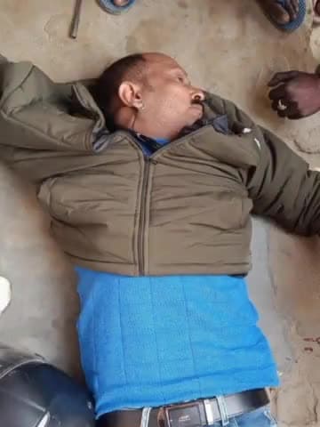 सहजनवा: सहजनवा के डवरपार के सोकहना मोड पर बाइक युवक युवक को अज्ञात वाहन ने मारी टक्कर, युवक हुआ घायल भिजवाया गया अस्पताल ।