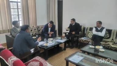 चित्तौड़गढ़: डीजे चेंबर में अंडर ट्रायल रिव्यू कमेटी की बैठक में बंदियों को जमानत पर रिहा करने और जिला जेल की समस्याओं पर हुई चर्चा