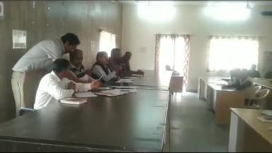 मारवाड़ जंक्शन: मारवाड़ जंक्शन पंचायत समिति पर विकास अधिकारी ने सभी ग्राम विकास अधिकारीओ की ली आवश्यक मीटिंग