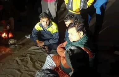 ग्वालियर गिर्द: सुकमा में नक्सली हमले में ग्वालियर के सीआरपीएफ जवान हुआ शहीद मोतीझील स्थित उसके घर पर पहुंचे ऊर्जा मंत्री