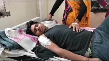 भिंड नगर: सिकाहटा मोड़ पर लोडिंग वाहन की टक्कर से बाइक सवार दो युवक हुए घायल