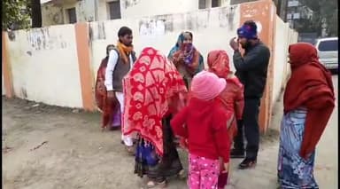 इटावा: सदर तहसील इलाके में ट्रैक्टर से टकराई बाइक, हादसे में तेरहवीं से लौट रहे दो भाइयों की हुई मौत