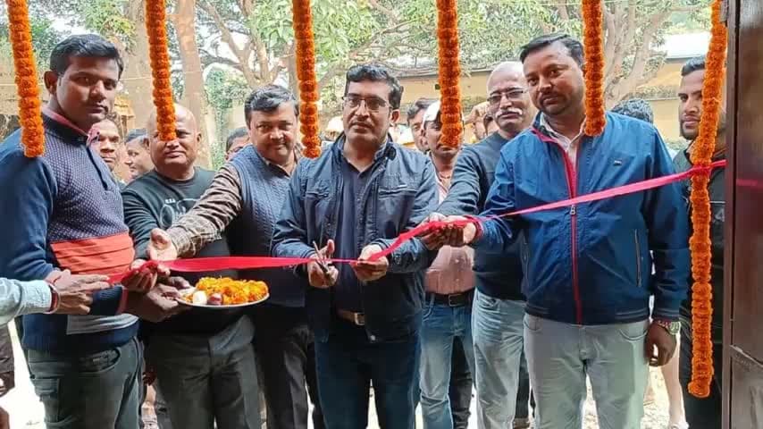 लदनियाँ के वर्तमान #पदस्थापित प्रखंड विकास पदाधिकारी राकेश कुमार ठाकुर जी के जन्मदिन की हार्दिक शुभकामनाएं संग बधाई ।