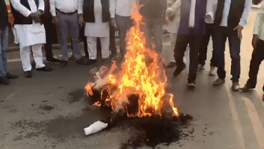 सिंगरौली: युवा कांग्रेस ने माजनमोड़ पर पीएम का फूंका पुतला, फर्जीवाड़ा से चुनाव जीतना बीजेपी की प्राथमिकता: कांग्रेस जिलाध्यक्ष