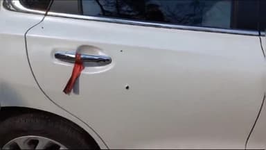 बिहटा: मीठापुर गांव के पास अज्ञात बाइक सवार बदमाशों ने एक कार सवार पर गोलीबारी कर किया जालेवा हमला