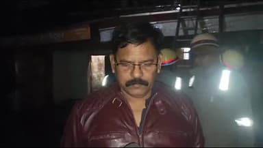 कानपुर: हरबंश मोहाल में स्वीट हाउस में लगी भीषण आग,फायर ब्रिगेड ने पाया काबू