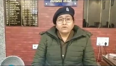 बरेली: बारादरी थाना क्षेत्र के  सती पुर चौराहे के पास पेट्रोल पंप व्यवसायी की कार पर  अज्ञात बदमाशों ने की फायरिंग