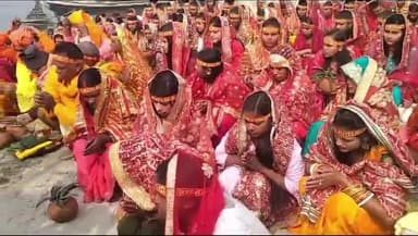 राघोपुर: श्री गणेश भगवान की मूर्ति की प्राण-प्रतिष्ठा को लेकर रामपुर श्यामचंद पंचायत में निकाली गई भव्य कलश शोभायात्रा