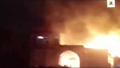 कोटेश्वर मंदिर के पास निर्मल वाटिका में लगी आग, फायर ब्रिगेड की दो गाड़ियां रवाना.....
 #gwaliorbreaking #gwaliobr