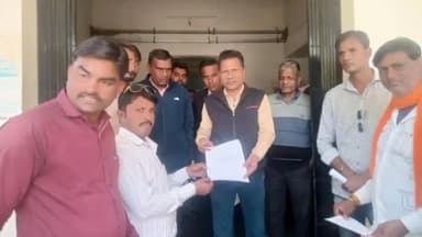 सीतामऊ: 6 महीने से सतिग्रस्त मार्ग की धूल खा रहे हैं 3 गांव की ग्रामीण,गड्डों से हो रहे हादसे,SDM ने कहां कंपनी को नोटिस देकर रो