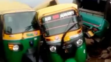 पंचकूला: सूरजपुर के पास पंचकूला-पिंजौर एनएच पर कार ने सड़क किनारे खड़े एक दर्जन वाहनों को टक्कर मारकर किया क्षतिग्रस्त