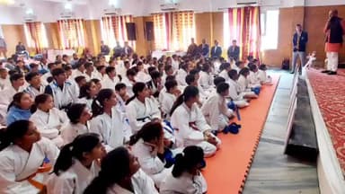 चित्तौड़गढ़: कुंभा नगर में आयोजित हुए दो दिवसीय मेवाड़ कराटे प्रतियोगिता का हुआ समापन 8 राज्यों के 300 से अधिक खिलाड़ियों ने लिया भाग